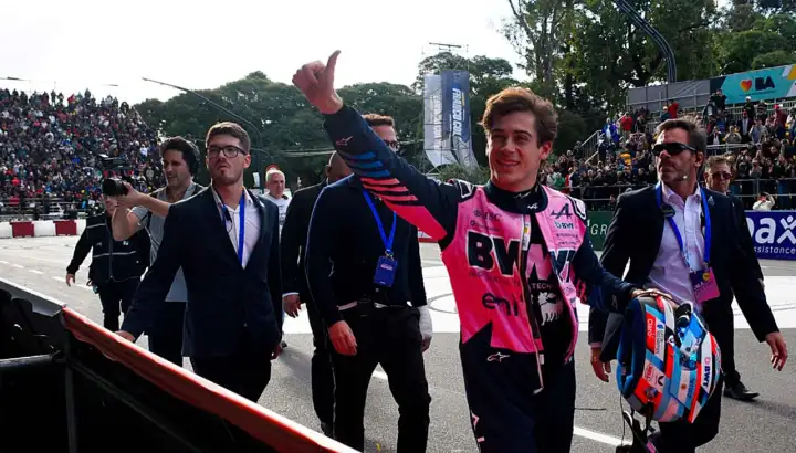 Colapinto hizo vibrar a una multitud en Buenos Aires