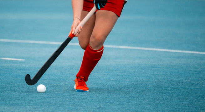 Se reanuda la actividad del hockey con otro clásico femenino