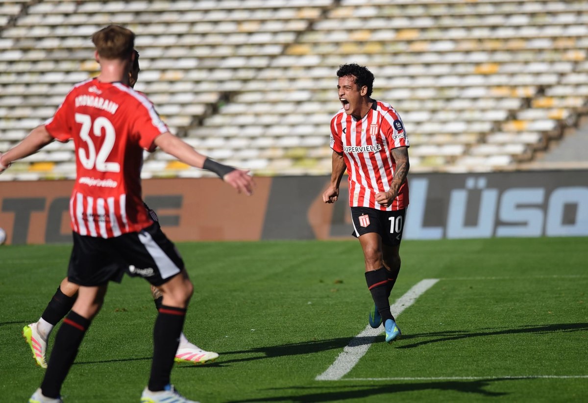 Estudiantes masacró a Central y se ilusiona en la Copa Argentina