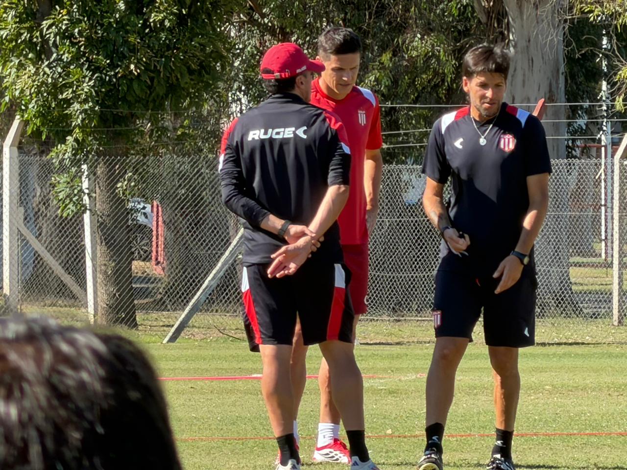 Estudiantes prepara el regreso envuelto en interrogantes