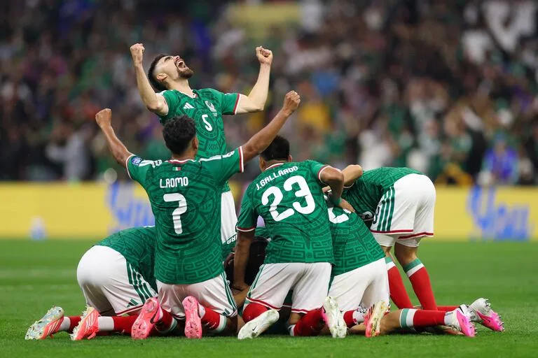 México superó a Ecuador y avanzó a octavos
