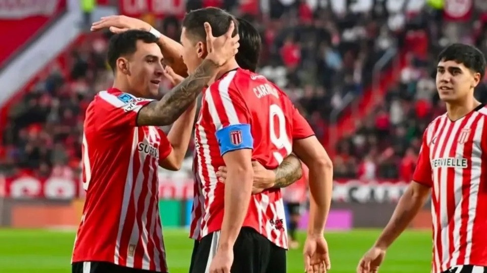 Estudiantes en un partido incómodo visita a Riestra