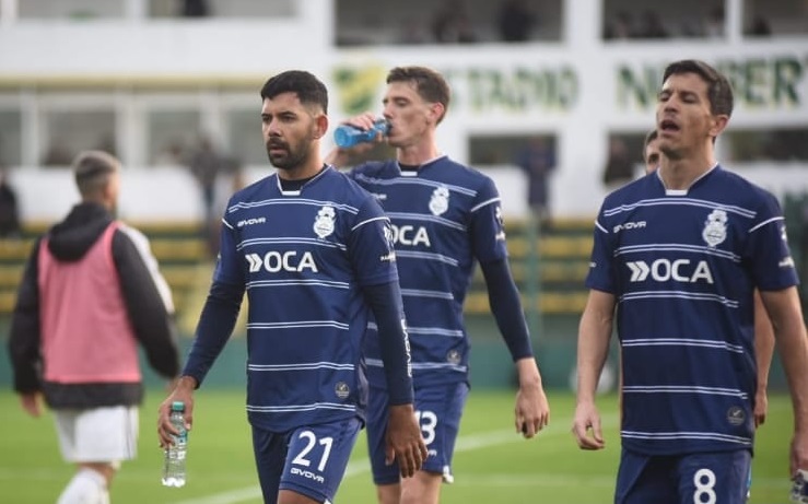 Gimnasia hizo todo para perder y le salió perfecto: el año tirado a la basura