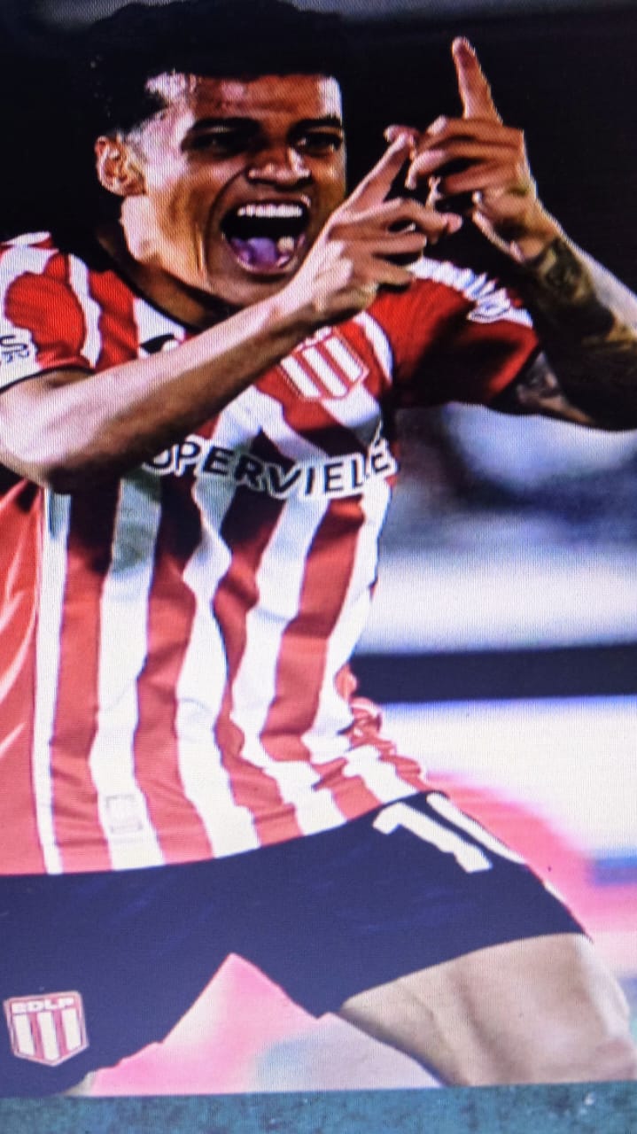 Tiago Palacios sufrió una lesión muscular grado 2